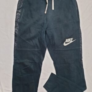 .NIKE UK8