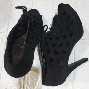 F & F EUR 38