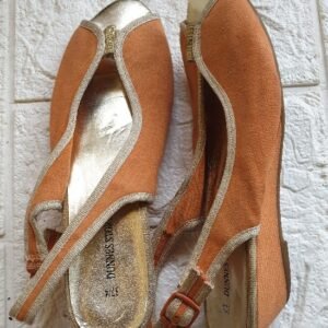 .DUNNES STORE EUR 37,UK4