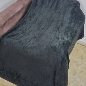 BLACK FLUFFY FAUX BLANKET